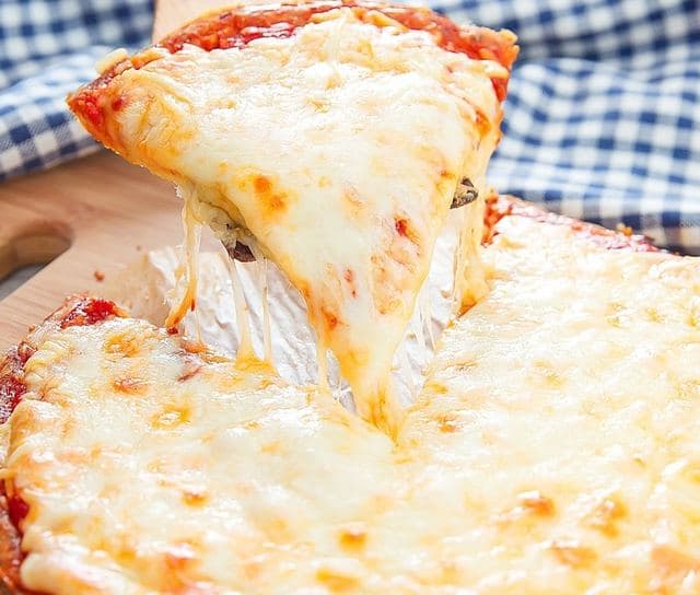 Cheesy Pizza