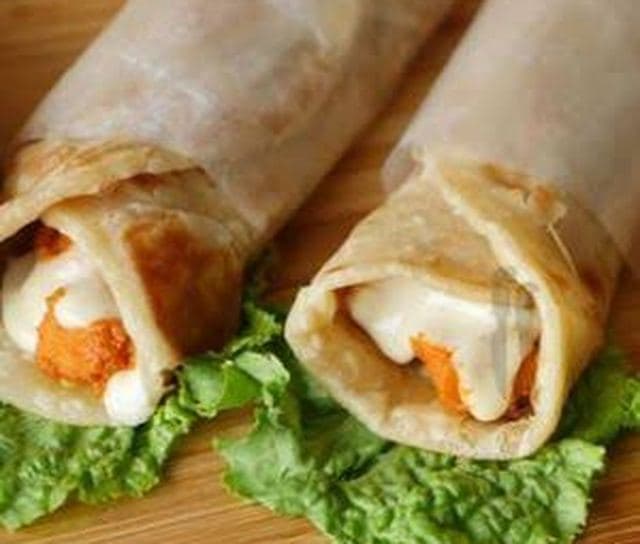 Chicken Garlic Mayo Roll